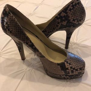 Nine West snake skin Pumps